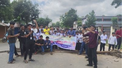 ফটিকছড়িতে চলছে সকাল-সন্ধ্যা হরতাল