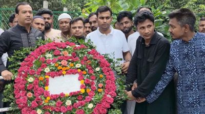 শহীদ আবু সাঈদের কবরে ছাত্রদল সভাপতির শ্রদ্ধা