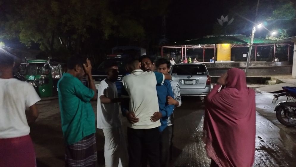 বনভোজনের নৌকায় বিদ্যুৎস্পর্শে প্রাণ গেল দুই শ্রমিকের