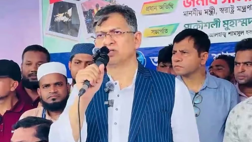 উপকূলীয় এলাকায় স্থায়ী বেড়িবাঁধ নির্মাণ হবে: স্বরাষ্ট্রমন্ত্রী