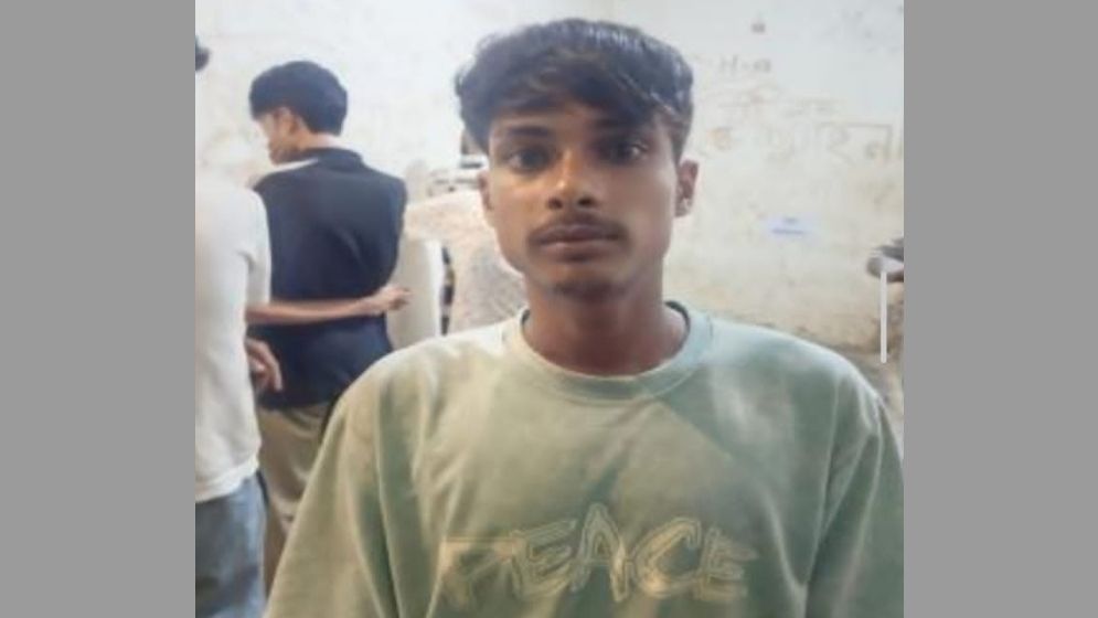 থানা থেকে আসামি উধাও, পুলিশের লুকোচুরি