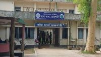 ঘরে খাটের উপর পড়ে ছিল স্বামী-স্ত্রীর লাশ