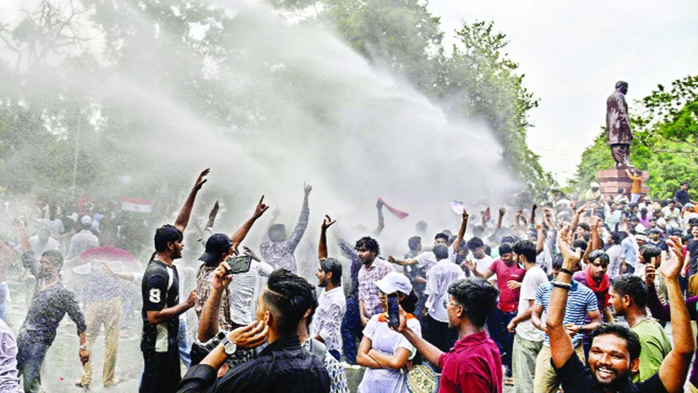 আন্দোলনে কাঁপছে দিল্লি চাপে মোদি সরকার