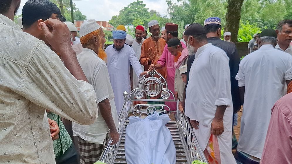 মসজিদে ঢুকতেই মৃত্যুর কোলে ঢলে পড়লেন মুয়াজ্জিন