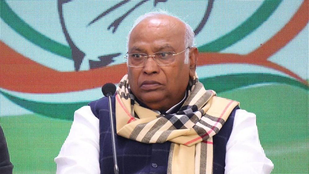 শিক্ষামন্ত্রীর পদত্যাগ ছাড়া সংসদে আলোচনা সম্ভব নয়: মল্লিকার্জুন খাড়গে