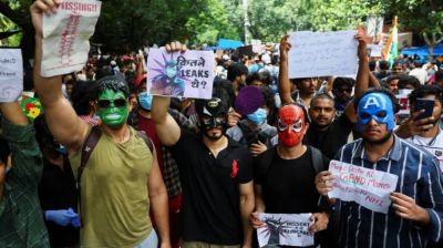 সোশ্যাল মিডিয়ায় মোদি সরকারকে টেক্কা দিচ্ছে তরুণরা