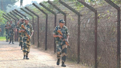 বাংলাদেশ সীমান্তে নিজেদের মধ্যে গোলাগুলি করে ২ বিএসএফ সদস্য নিহত