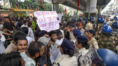 বিহারে শিক্ষার্থীদের হোস্টেল-লজে পুলিশের তল্লাশি, দিল্লিতে বন্ধ ১৭ মেট্রো স্টেশন