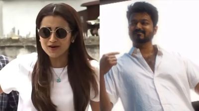 ‘জনা নায়াগান’-এর প্রথম শোয়ে তৃষা, সাধারণ সাজেই কাড়লেন নজর
