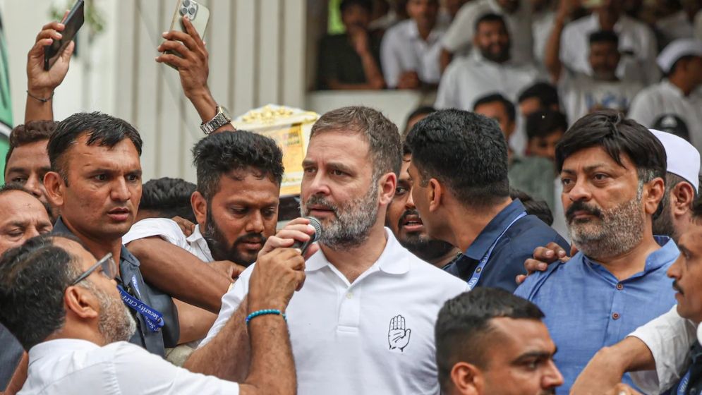 শিক্ষামন্ত্রীর পদত্যাগ ও মোদির প্রকাশ্যে ক্ষমা না চাওয়া পর্যন্ত কোনো আলোচনা নয়