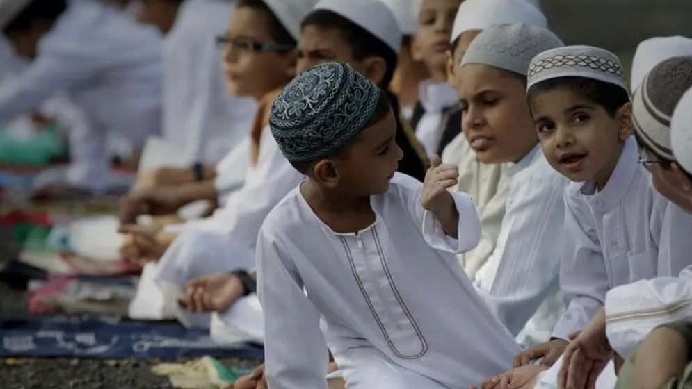 নেক সন্তান গড়ার প্রস্তুতি: মা-বাবার করণীয় ও দোয়া