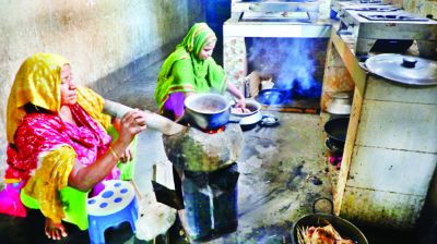 রাজধানীতে বিপাকে চালকরা রান্নায়ও বিড়ম্বনা