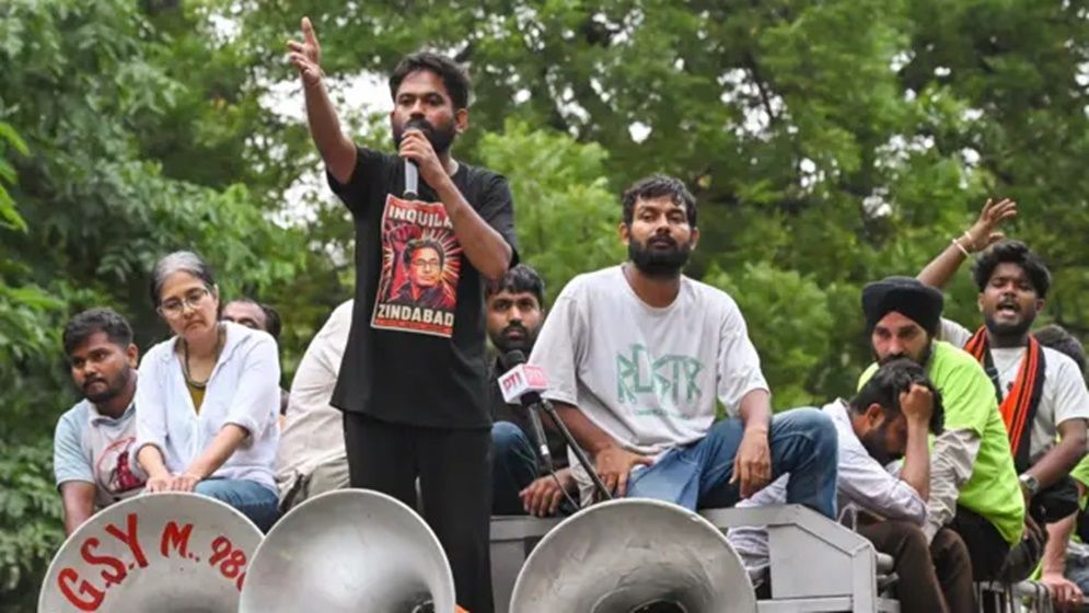 ককরোচ আন্দোলন : গণতান্ত্রিক পুনর্গঠনের শক্তি