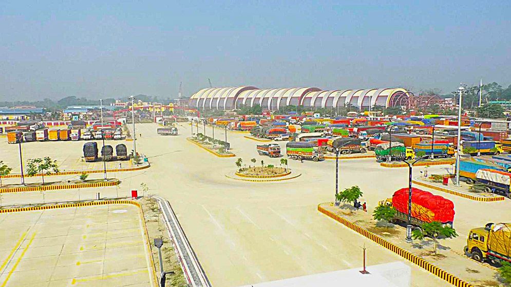 বেনাপোল-পেট্রাপোল বন্দরে কারপাস জটিলতায় আমদানি বন্ধ