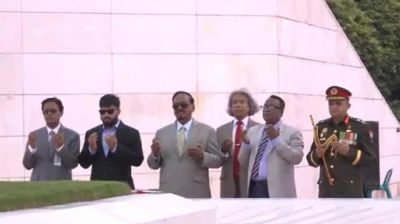 জিয়াউর রহমান ও খালেদা জিয়ার কবরে রাষ্ট্রপতির শ্রদ্ধা