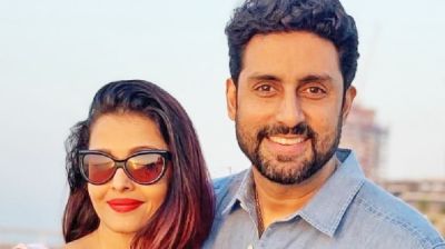 বিচ্ছেদের গুঞ্জন উড়িয়ে একসঙ্গে নিউইয়র্কের রাস্তায় অভিষেক-ঐশ্বরিয়া