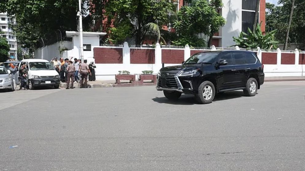 বঙ্গভবন ছাড়লেন মো. সাহাবুদ্দিন