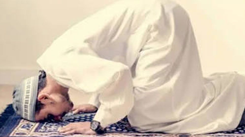 সিজদা—যেখানে হৃদয়ের সব ভার হালকা হয়ে যায়