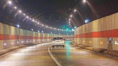 কর্ণফুলী টানেলে যানবাহন চলবে এক টিউবে