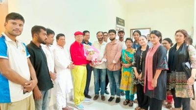 যুগান্তর সম্পাদকের ত্রিশাল আগমনে স্বজনদের শুভেচ্ছা