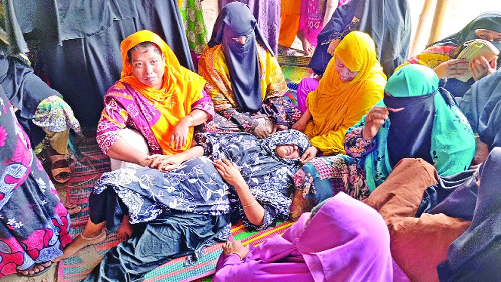 দ. আফ্রিকায় পুড়ে ছয়জনের মৃত্যু, নারায়ণগঞ্জে মাতম