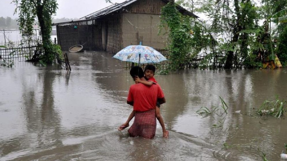 আসামে বন্যায় মৃত্যুর সংখ্যা বেড়ে ৭৫, ক্ষতিগ্রস্ত ৩ লাখ ৩২ হাজার মানুষ