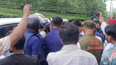 হবিগঞ্জে যাওয়ার পথে শ্রীমঙ্গলে পুলিশি বাধার মুখে এনসিপি নেতারা