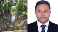খাল খননের উদ্বৃত্ত ৬১ লাখ টাকা কোষাগারে জমা দিলেন ইউএনও