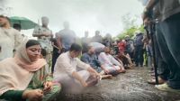 এবার বাহুবলে এনসিপির গাড়িবহর আটকে দিল পুলিশ