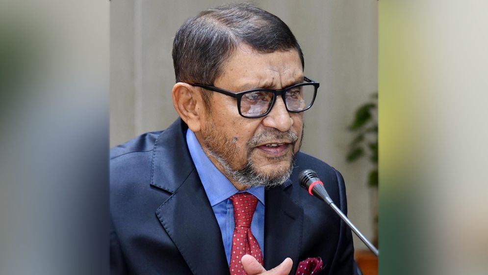 ডাক্তার ও স্বাস্থ্যকর্মীদের কড়া বার্তা স্বাস্থ্যমন্ত্রীর