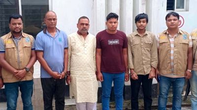 ১৭ লাখ টাকায় চাকরির প্রতিশ্রুতি, ৪ জন গ্রেফতার
