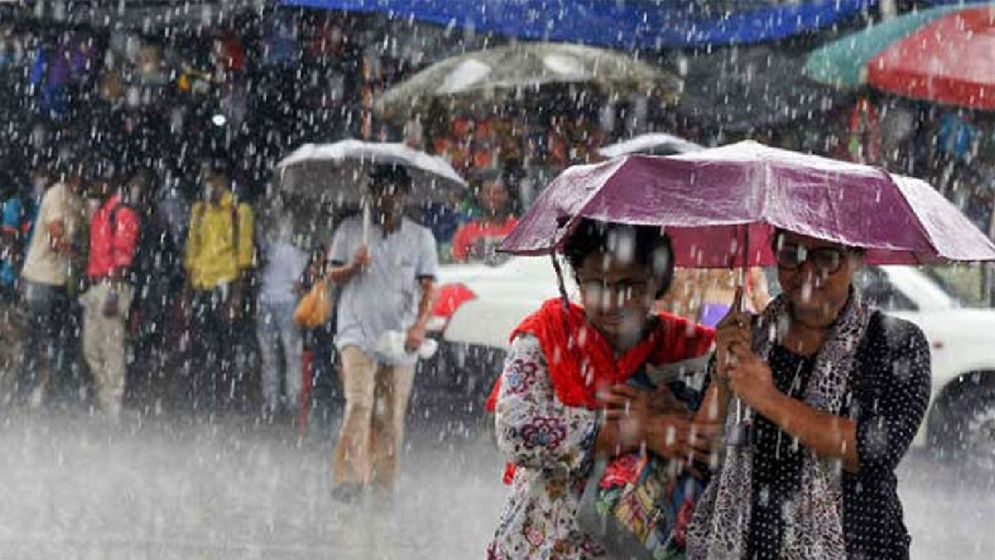 মেঘে ঢাকা রাজধানী, বৃষ্টি নিয়ে যে বার্তা দিল আবহাওয়া অফিস