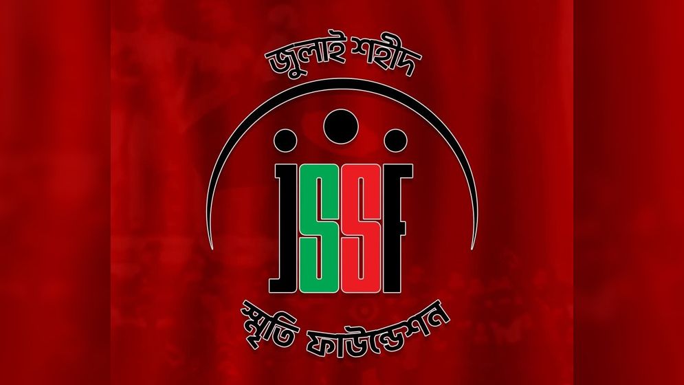 সরকারি দপ্তরের দ্বারে দ্বারে কর্মকর্তারা