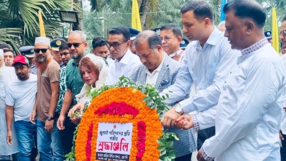 গণতান্ত্রিক সংস্কৃতিকে যারা রাজপথে নিতে চাইছেন তারা শহীদদের আত্মত্যাগকে বুঝতে পারছেন না: তথ‍্যমন্ত্রী