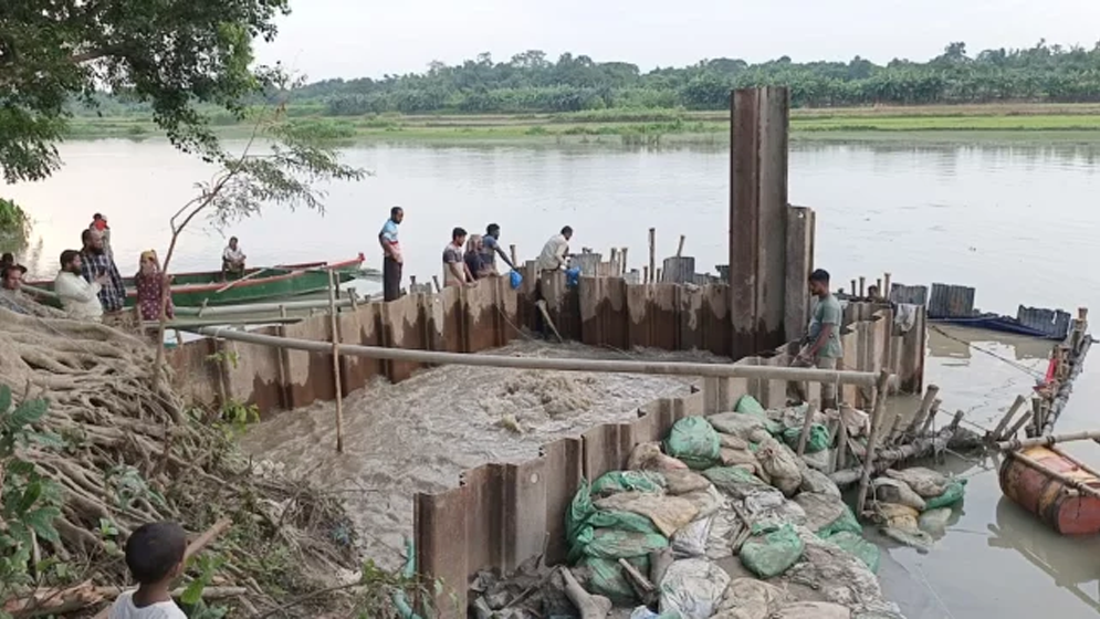 অবৈধ গ্যাস সংযোগে বিস্ফোরণের শঙ্কা, কটিয়াদীতে দুই জমির মালিক গ্রেফতার