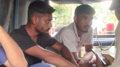 বাঘায় ভূয়া ডিবি পরিচয়ে চাঁদাবাজির অভিযোগে আটক ২