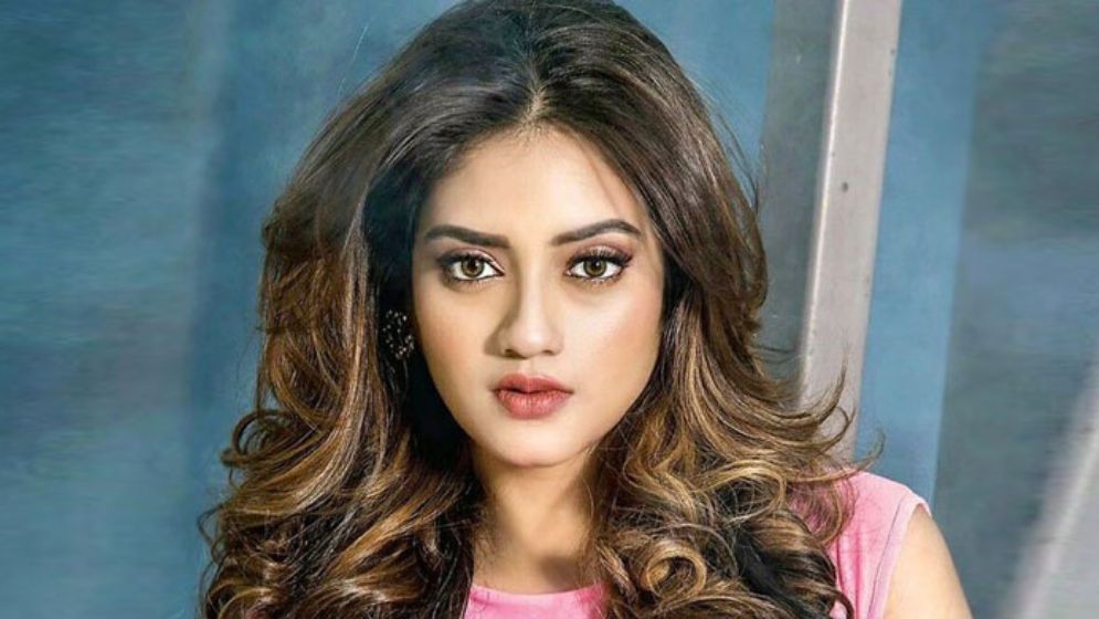 রোমান্টিক বার্তা দিলেন নুসরাত, নতুন প্রেমের বার্তা?