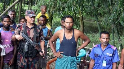 বাংলাদেশি আটকের পর ভারতীয় যুবককে ধরে আনল স্থানীয়রা