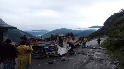 হিমাচলে বাস উলটে নিহত ৮