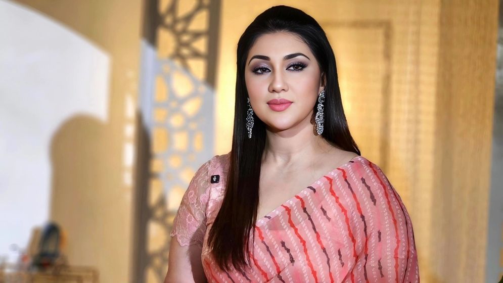নেপালে ক্যাবল কারে চড়ে ভয় পেলেন অপু বিশ্বাস