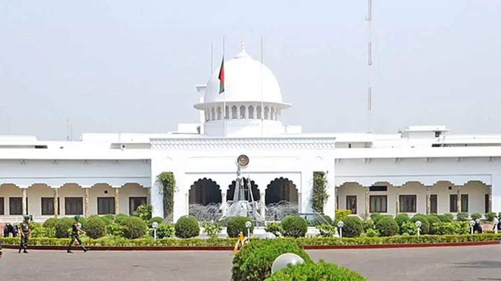 রাষ্ট্রপতি পদে থেকে নানা বিতর্কে জড়িয়েছেন যারা