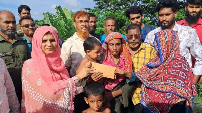 মাথার চুল বেচে ঘরভাড়া শোধ, সেই নারীর পাশে প্রতিমন্ত্রী শেখ ফরিদুল