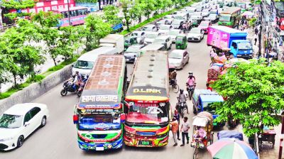 বিশৃঙ্খল বাসে বাড়ছে যানজট