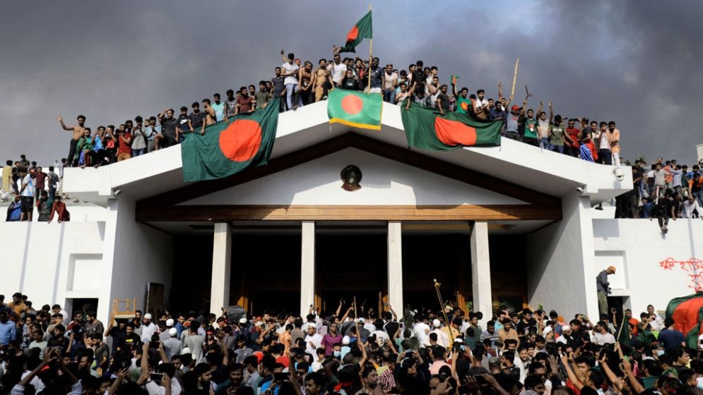গণ-অভ্যুত্থান বনাম সামাজিক-রাজনৈতিক ভূকম্পন