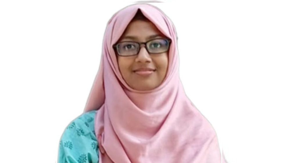 ১৩০০ নম্বরের মধ্যে ১২৬২ পেয়ে কক্সবাজারে প্রথম মুনতাকা