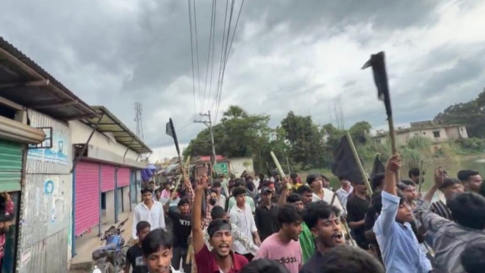 নাঙ্গলকোটে নিষিদ্ধ ছাত্রলীগের ঝটিকা মিছিল, গ্রেফতার ২