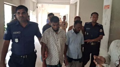 নদী পথে সার পাচারের চেষ্টা, ফিশিং বোট চালকসহ আটক ৪