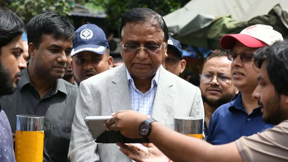 শাহবাগে স্বয়ংক্রিয় ট্রাফিক সিগন্যাল চালু করল ডিএসসিসি