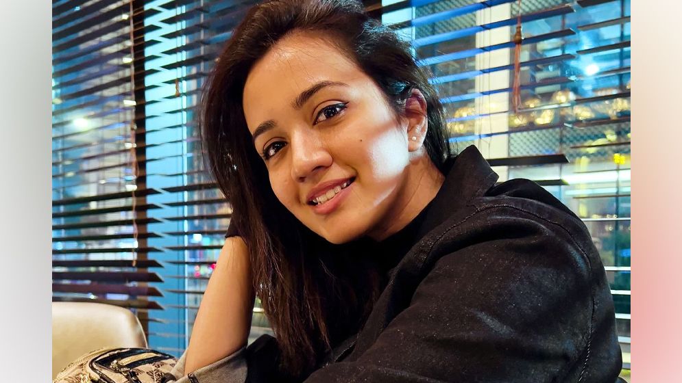 অভিনয়ে ব্যস্ততা বাড়ছে আইশা খানের