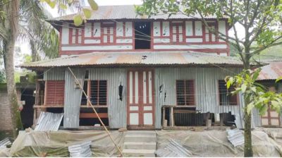 জাজিরায় ফের শতাধিক ককটেল বিস্ফোরণ, ৩৫ বাড়ি ভাঙচুর লুট